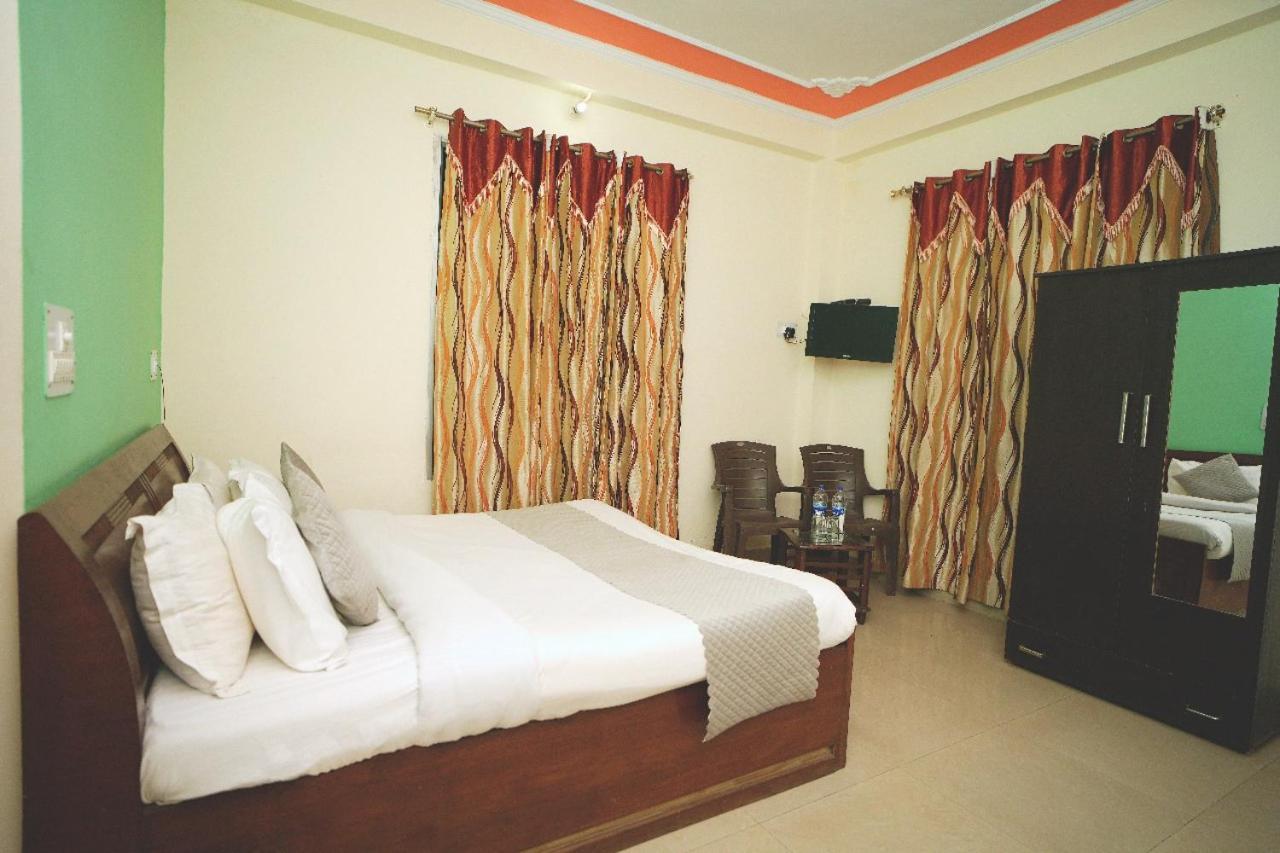 Hotel Kasauli View Cafe Restaurant Open Terrace Mountain View المظهر الخارجي الصورة