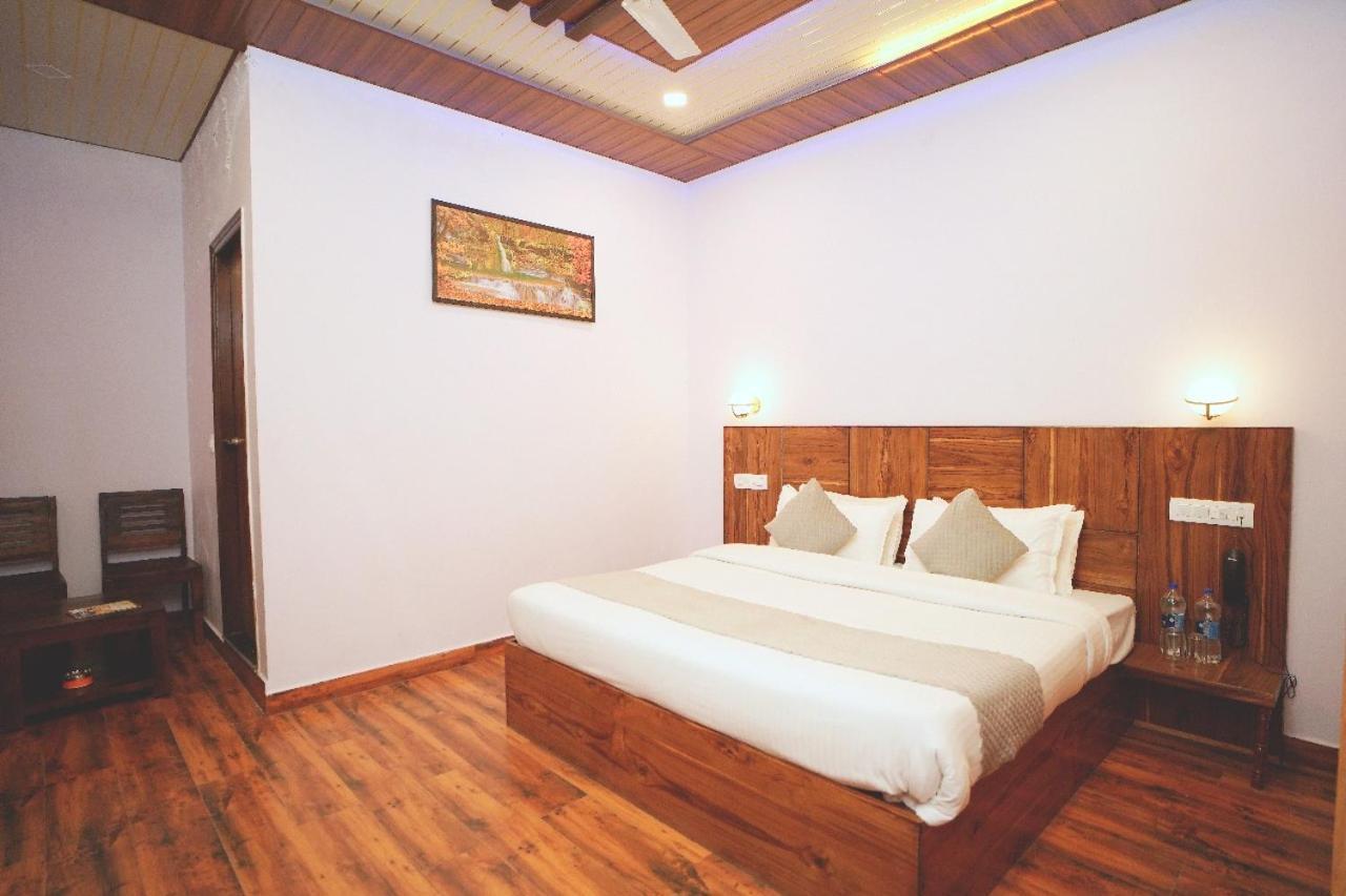 Hotel Kasauli View Cafe Restaurant Open Terrace Mountain View المظهر الخارجي الصورة