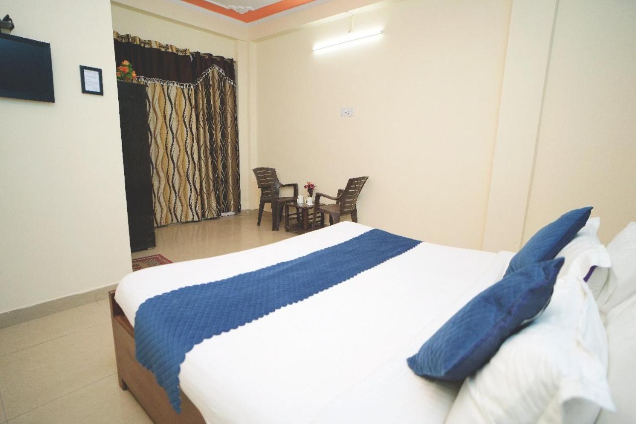 Hotel Kasauli View Cafe Restaurant Open Terrace Mountain View المظهر الخارجي الصورة
