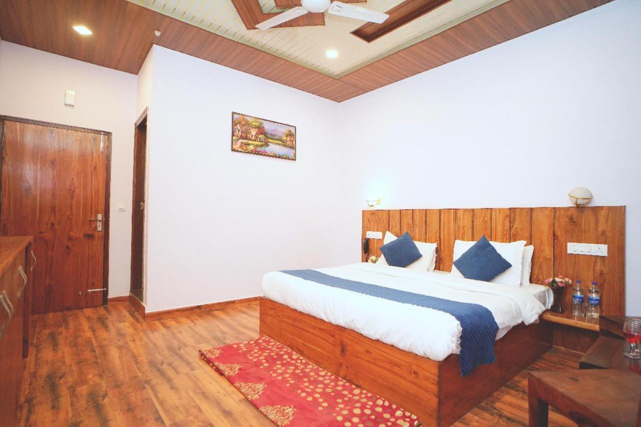 Hotel Kasauli View Cafe Restaurant Open Terrace Mountain View المظهر الخارجي الصورة