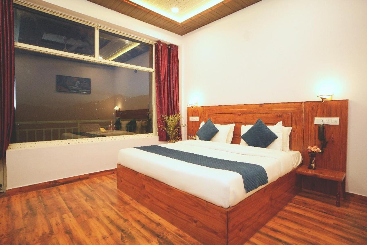 Hotel Kasauli View Cafe Restaurant Open Terrace Mountain View المظهر الخارجي الصورة